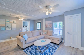Apt with Balcony, Walk to Historic District!